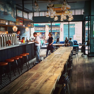 Pose de parquet au Caf&eacute; B&acirc;le &agrave; Strasbourg H&oelig;nheim